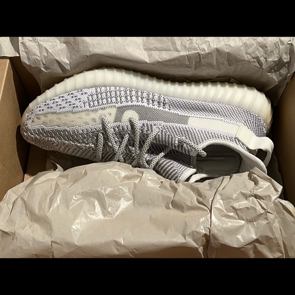 Yeezy Boost 350 V2 “static” - Picture 1 of 3